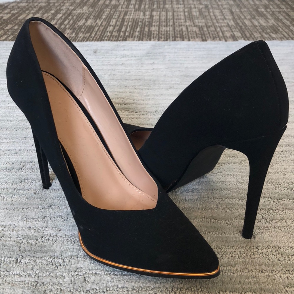 Black Pointed Heels